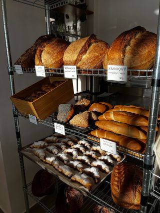 Středeční den provonění nejen chleby, ale i svatomartinskými rohlíčky 🥐 - na ty se tento týden můžete těšit každý den !